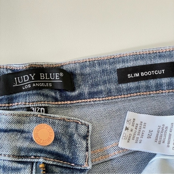 NWT Judy Blue High Waist Slim Bootcut Slit Hem Jean Light Wash 3 / 26 - Picture 10 of 14